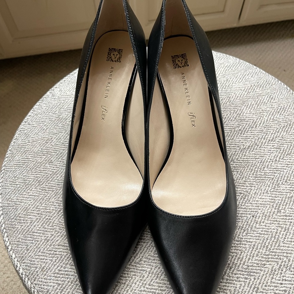 Brand new black heels